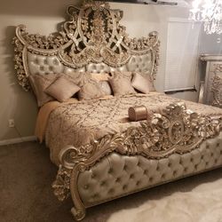 Homey Design 8088 Full Set, Willing To Sell Separately 