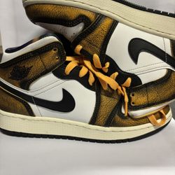 Jordan 1 Mid SE Orange Wear Away (Size 5Y)