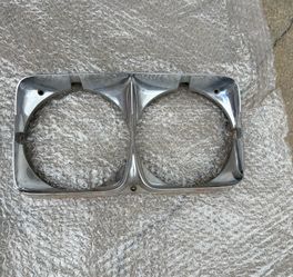 1969–1970 Cadillac DeVille OEM Chrome Dual Headlight Bezel – Original (Passenger)