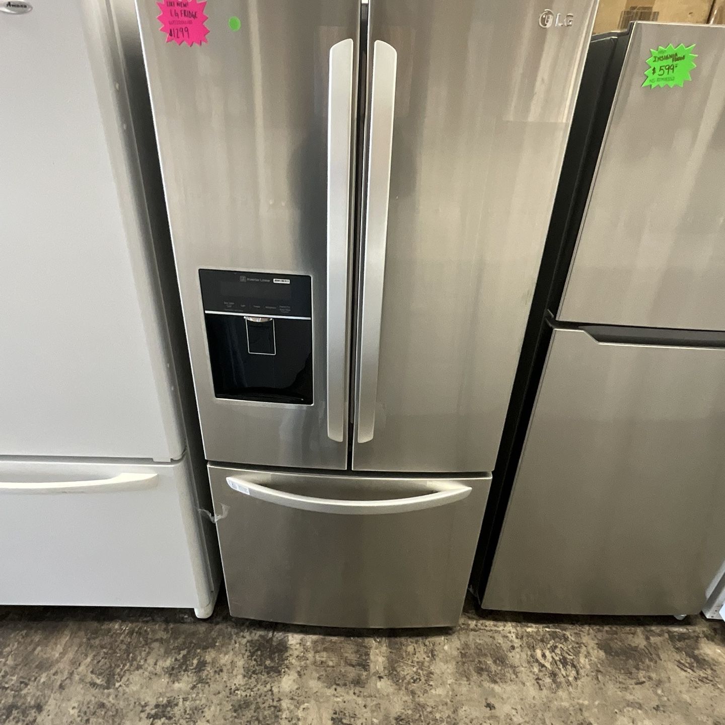 LIKE NEW LG REFRIGERATOR