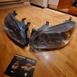 Toyota Rav 4 Headlamp Pair Set Chrome