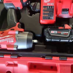 Milwaukee Fuel 1/2 Inch High Torque Impact Wrench Kit -NEW