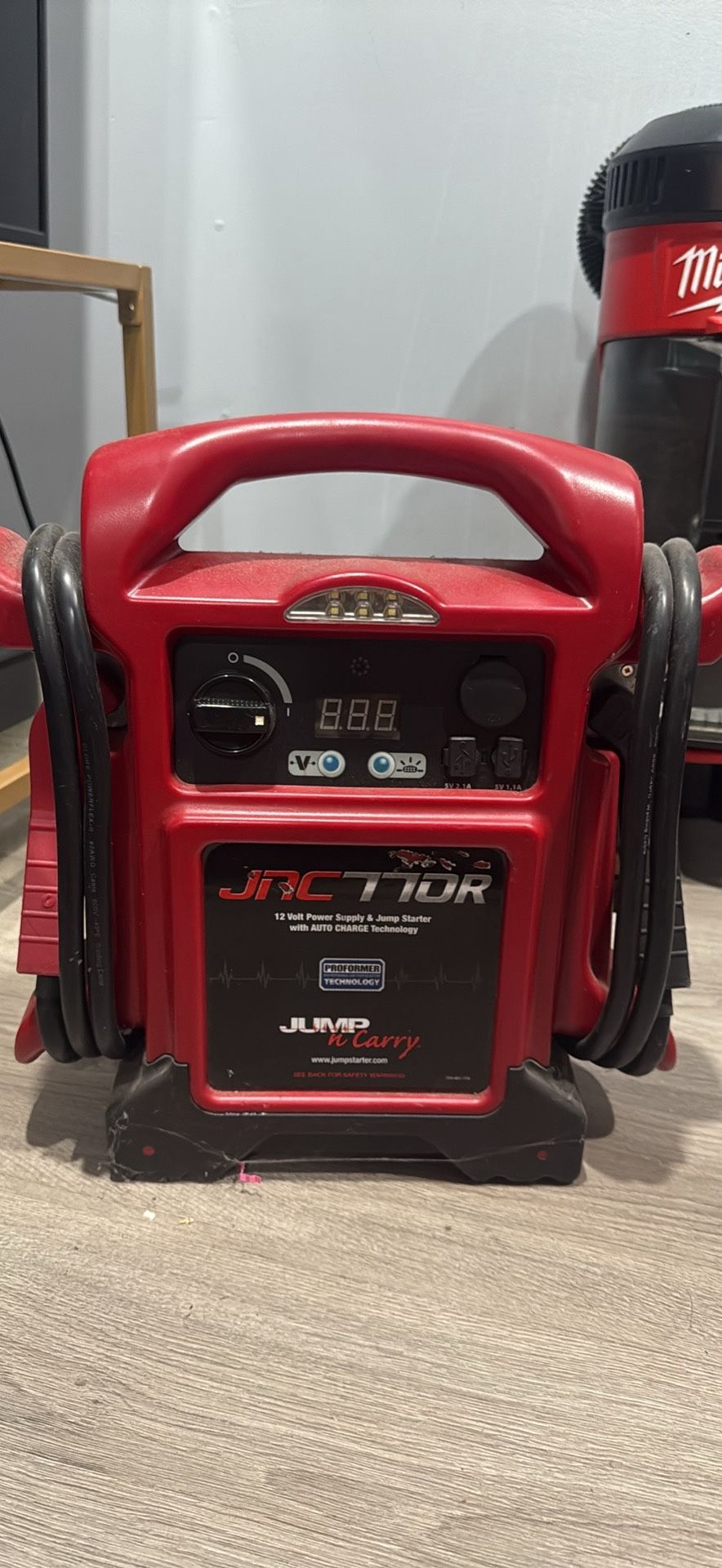 JNC 77DR Battery Jumper And Power Supply