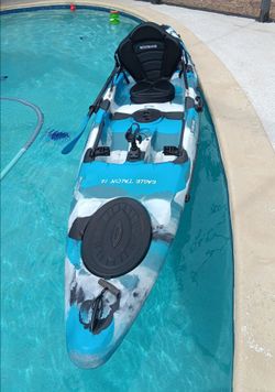 KAYAK FIELD AND STREAM EAGLE TALON 12FT WITH PADDLE