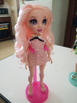Rainbow High Bella Parker doll