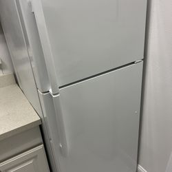 G&E Refrigerator 