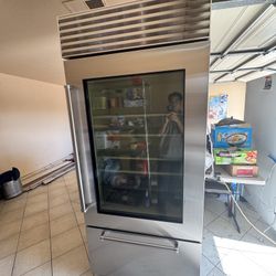 Refrigerator 