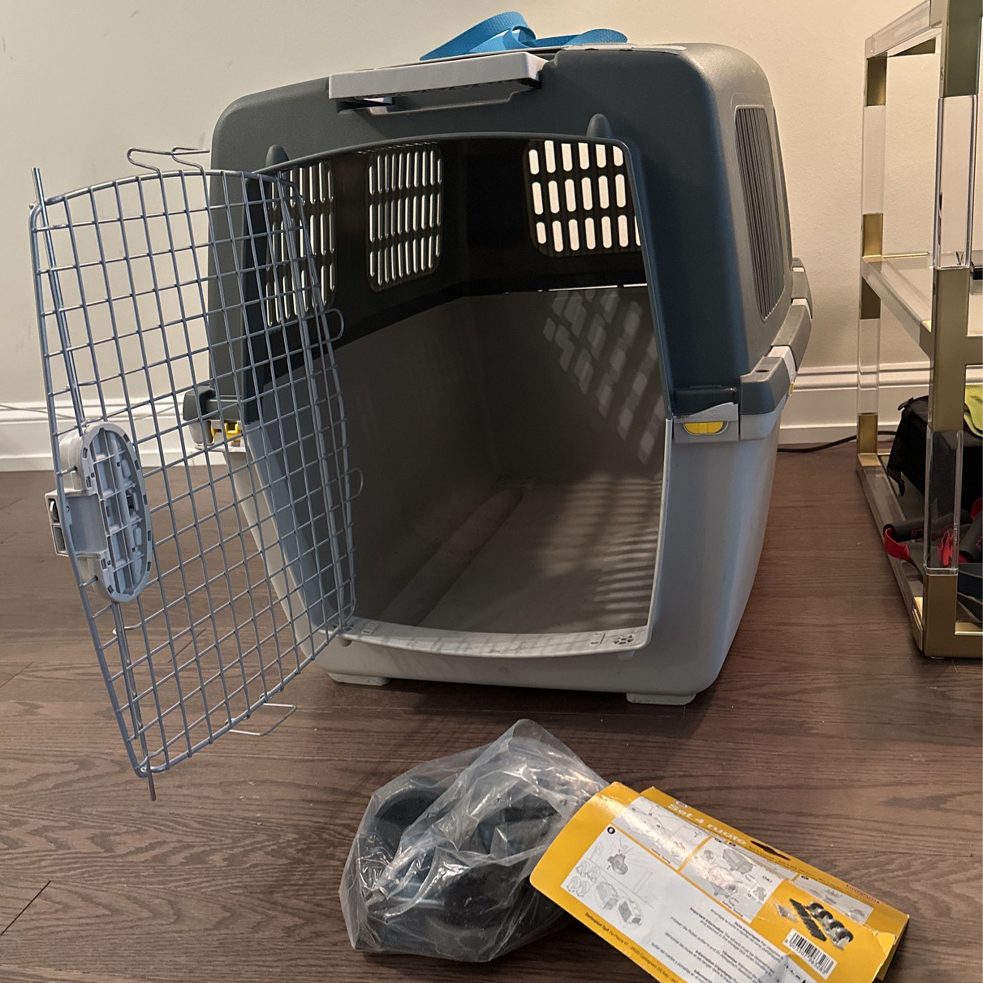 Traveling Dog Crate With Wheels