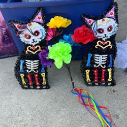 Dia De Los Muertos Tinsel Cats With Flowers