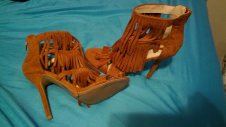 Brand new never worn heels