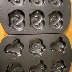 Wilton Mini Cake Pans Pretzels And Halloween $5 Each