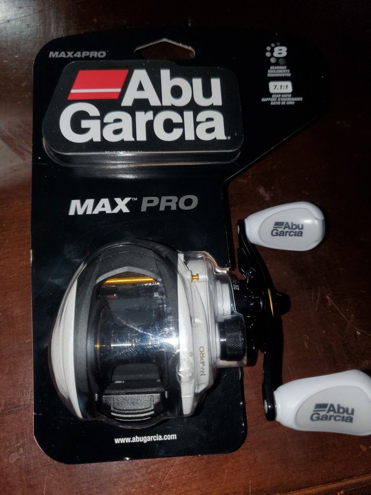 Abu Garcia Max Pro Low Profile Baitcast Fishing Reel