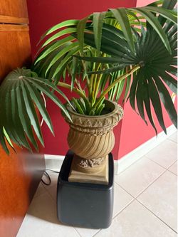Artificial flowers and plants