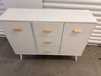 Modern Dining Room Cabinet / Sideboard – 42” Long.