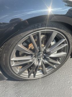 CLEAN INFINITI Q60/Q50 RED SPORT WHEELS 