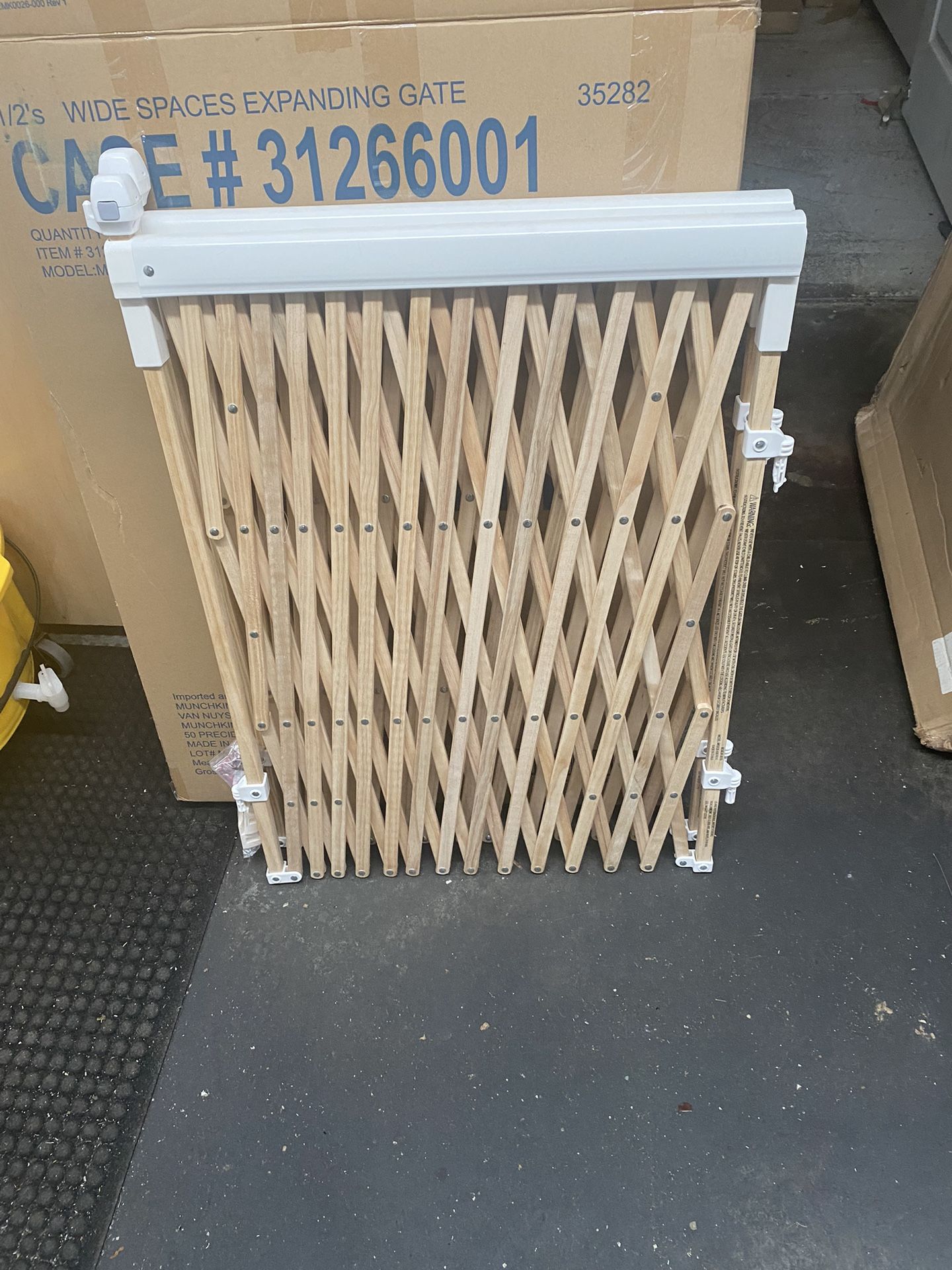 Child Pet Expandable Gate