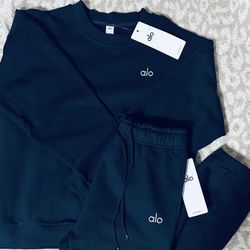 Alo Navy Blue Crewneck Sweater and Sweatpants Set Size M $150 **READ DESCRIPTION**