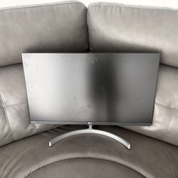 G 27” IPS monitor in good working condition. Clean display with no dead pixels or issues. Great for work, school, or casual gaming.  Model: LG 27MN60T