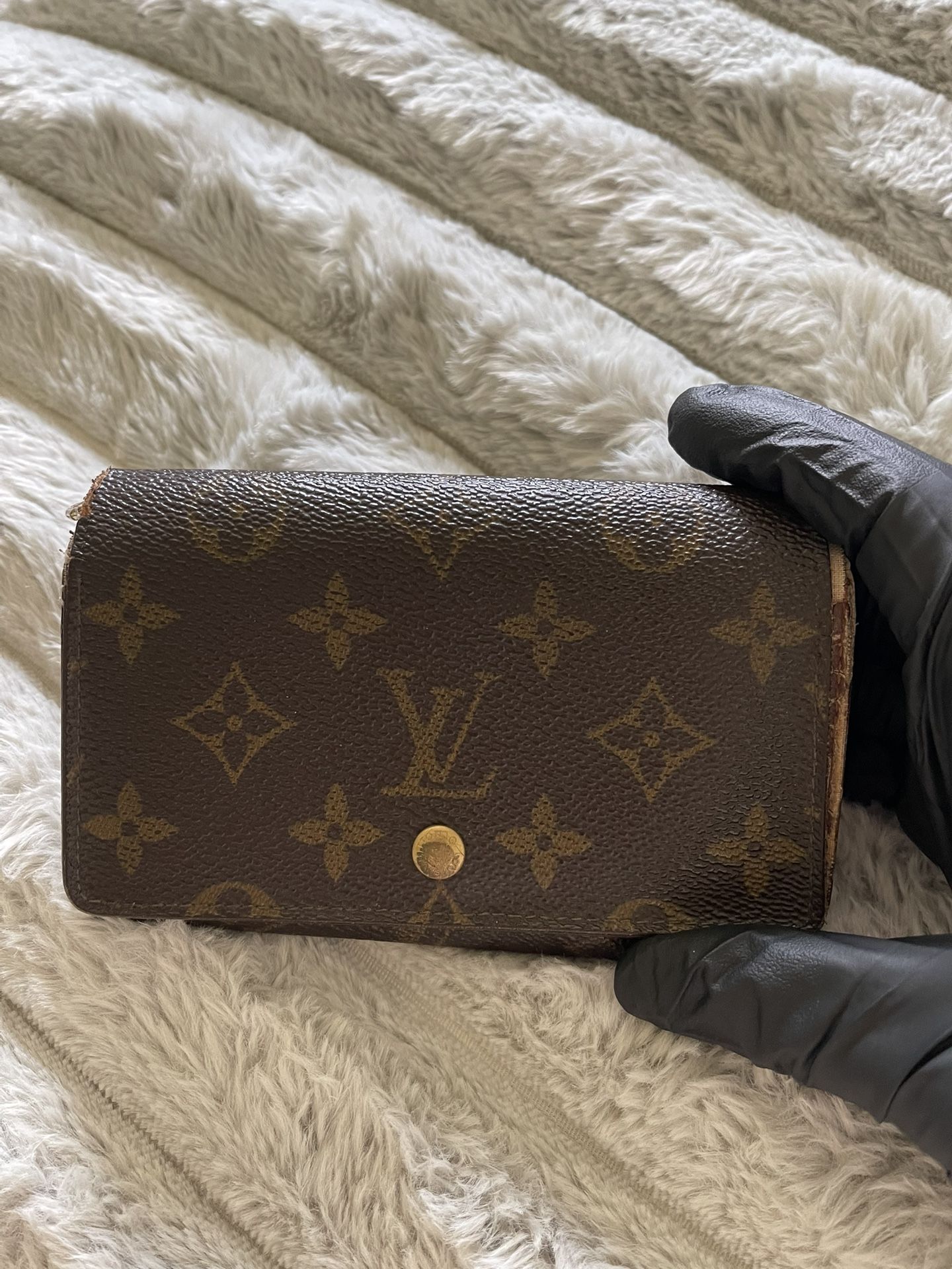 Louis Vuitton Women’s Short Wallet
