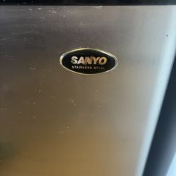 Sanyo Refrigerator 