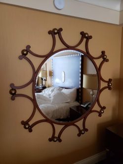 Hotel style round mirror