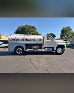 1990 Ford-825 Fuel truck