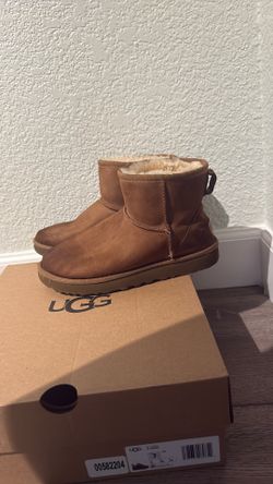 Uggs For Sale Size 5 Clean