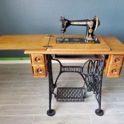 ANTIQUE SINGER SEWING MACHINE CABINET TABLE