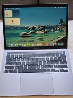 MacBook pro M2 13 - inch 8Gb RAM 256Gb SSD