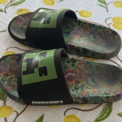 Minecraft Creeper Slides Sandals – Kids 5.5/6