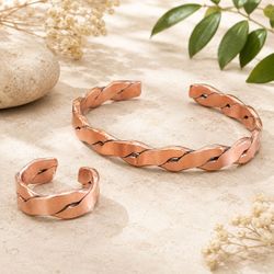 Hand Twisted Pure Copper Bracelet & Ring Set – Handmade Cuff – Adjustable – Two Sizes – Unisex
Choose a size please
This handcrafted bracelet and r