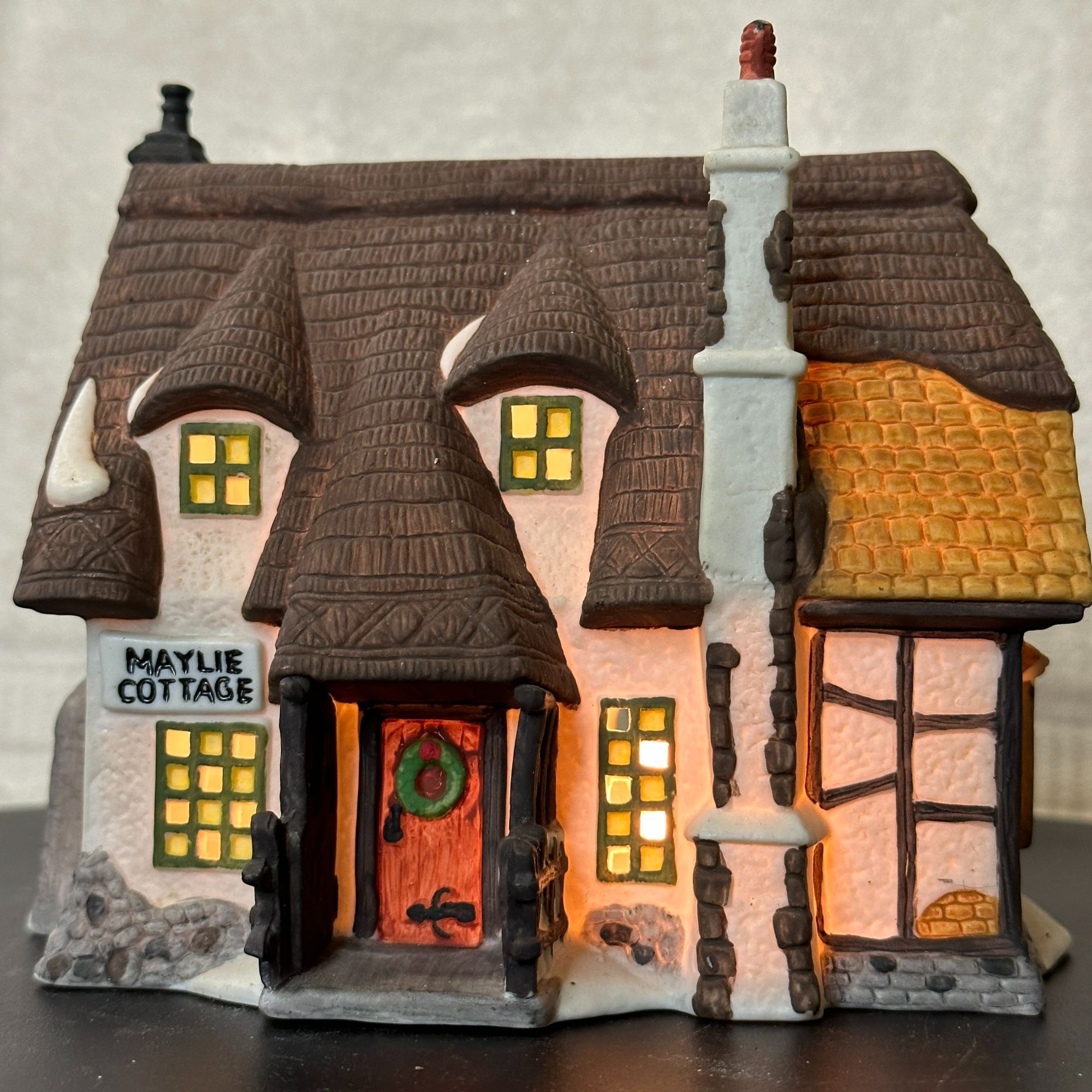 Dept 56 Maylie Cottage Dickens Village Lighted Christmas Building - 1991
