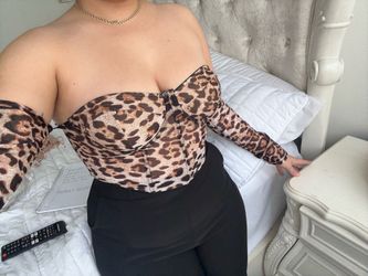 Shoulder top