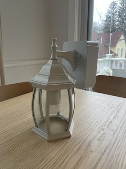 Porch light with 2 gfci outlets