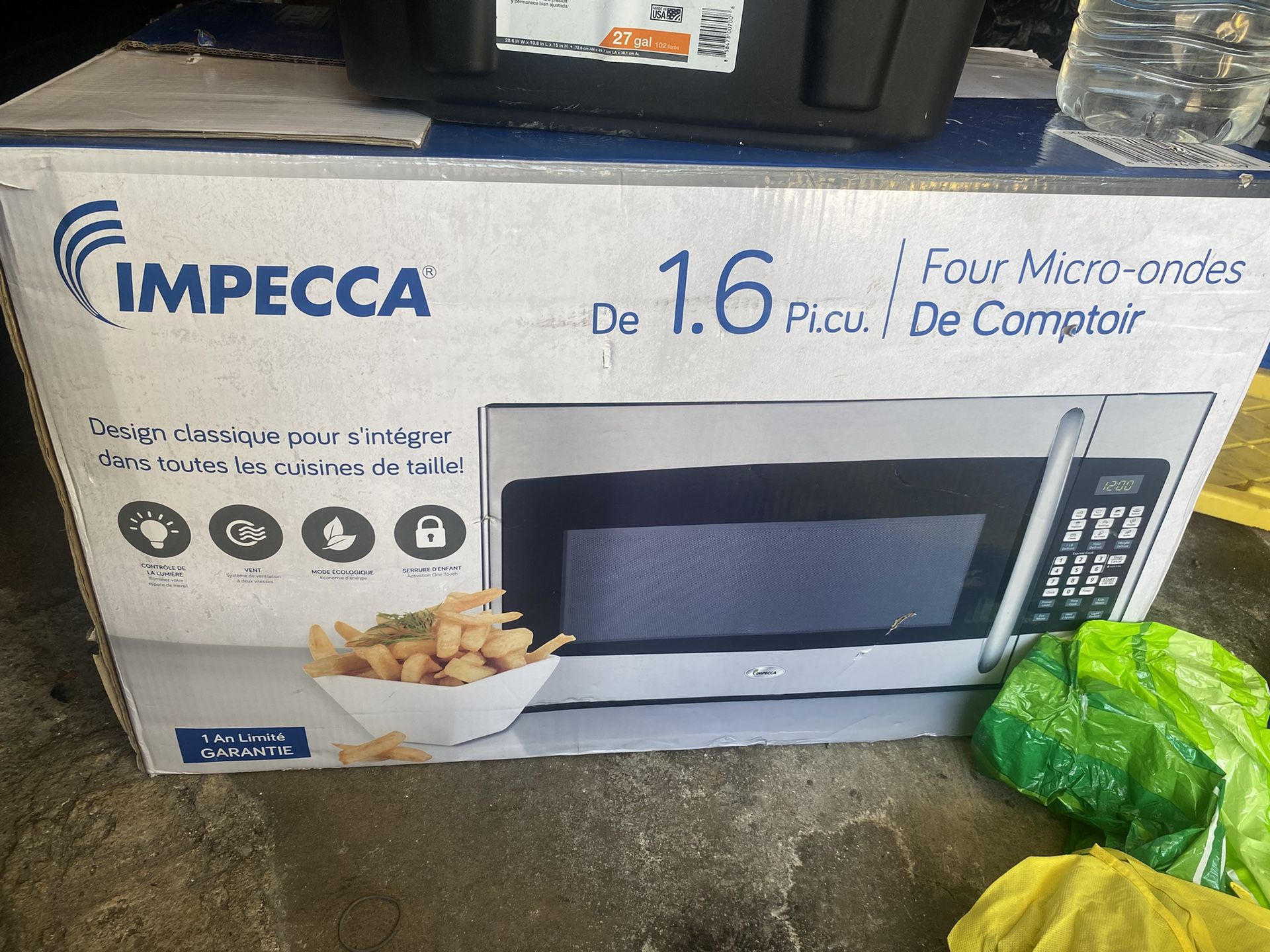 Impecca Microwave Oven Brand New