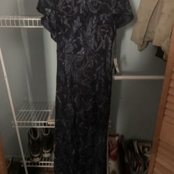Brand New Size  6 Dress Mob