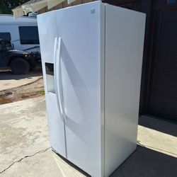 Kenmore Refrigerator 