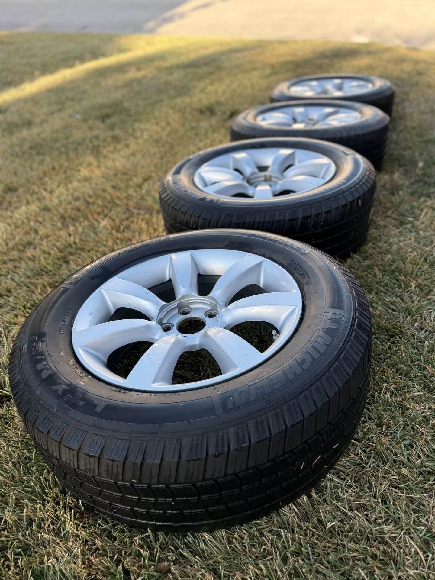 18x8 OEM Infiniti FX35 - 5x114.3 ET40