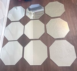 Se vende decoración de espejos para pared de vidrio real ideal para crear decoración de pared nunca los use todos por $35
