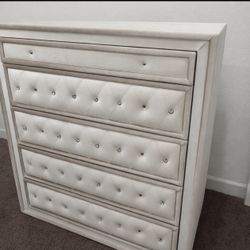UPHOLSTERED 5 Drawer CHEST in IVORY 😍😍