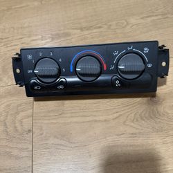 99-02 Chevy Silverado GMC Sierra Heater A/C Climate Control Unit No Defrost OEM