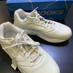 Brooks Womens Size 9.5 Wide “Dyad Walker” Almost New!