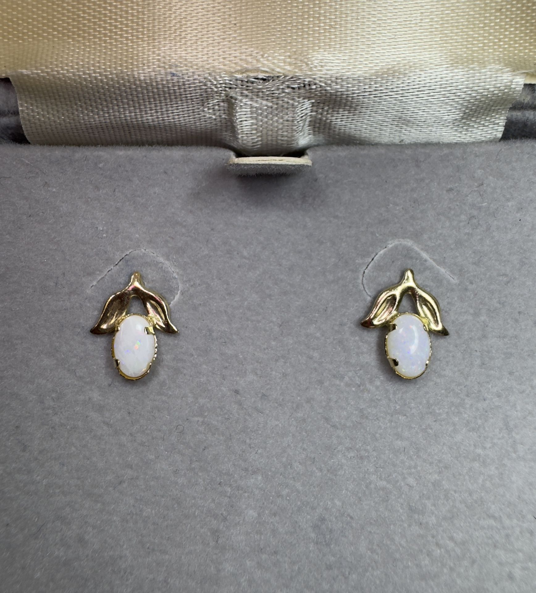 14K Solid Gold Vintage Opal Stud Earrings w/ Matching Butterfly Backs .5g