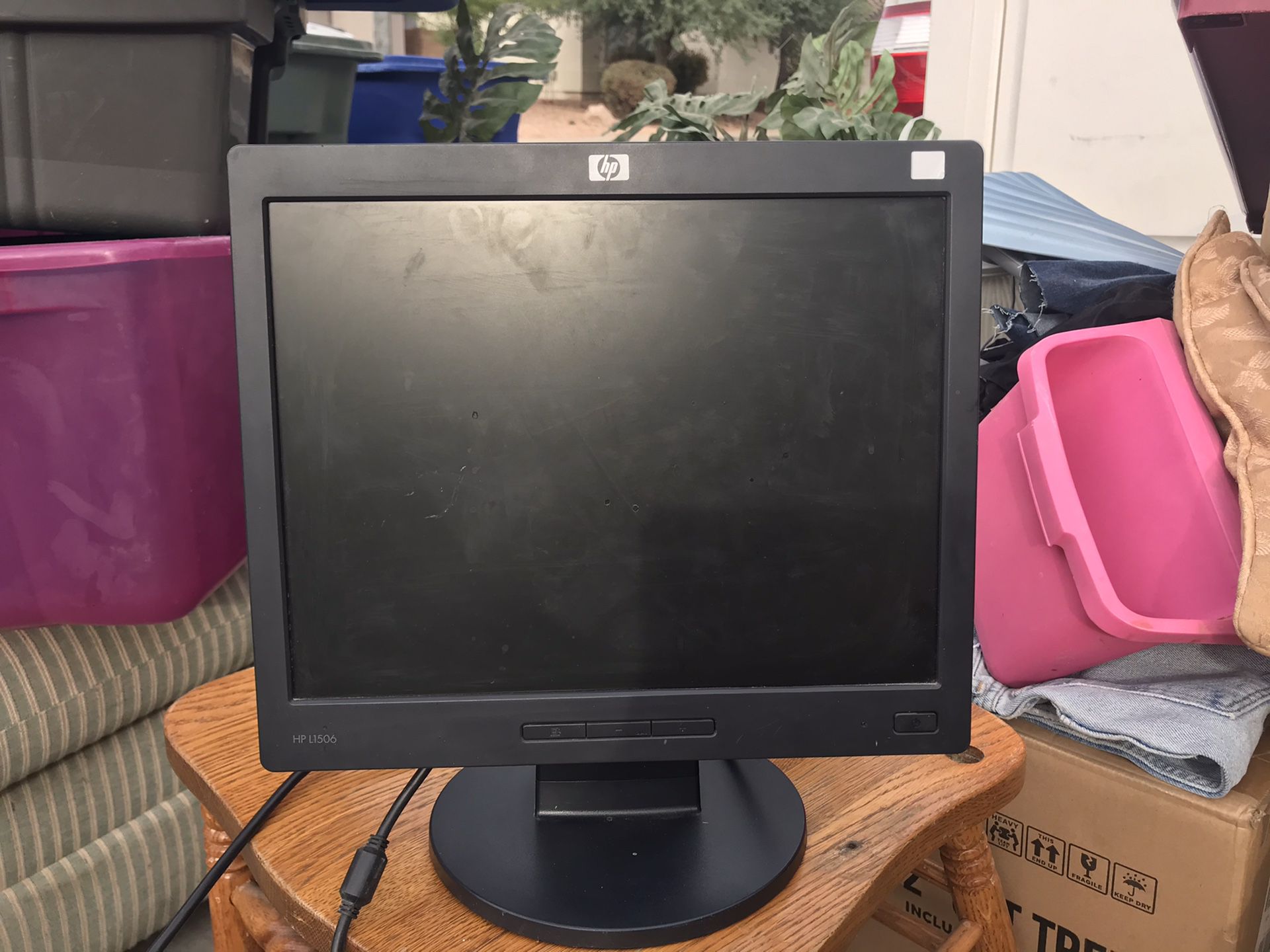 HP Computer Monitor w/cables