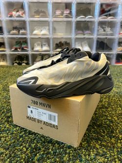 Yeezy 700 Bone Mvn Size 8