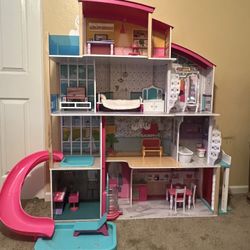 MEMBERS MARK DOLL HOUSE