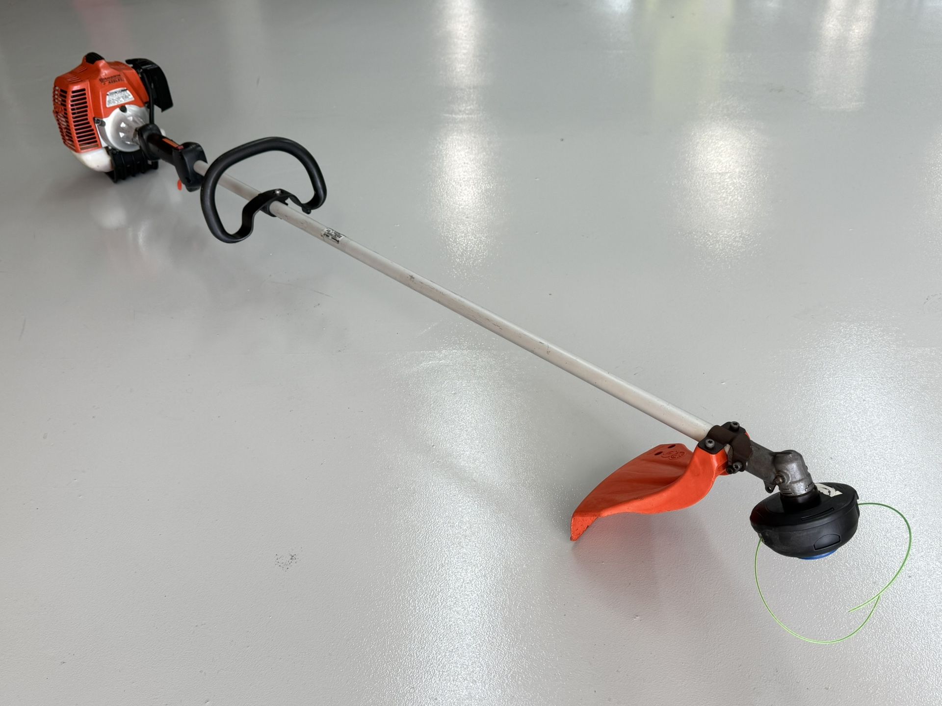 Husqvarna 426LST 25.4cc 2-Cycle Straight Shaft String Trimmer