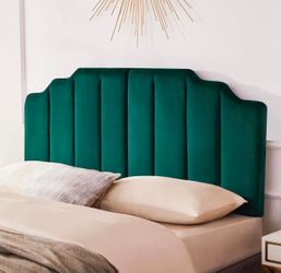 New in box-King Upholstered Headboard, Velvet Tufted Headboard only, Elegantly Curved King Size Headboards only, Modern Vertical Channel Design Bed He