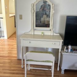 Antique Vanity Make-up Stand 