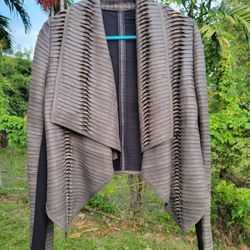 Woman Strip Leather Drape Front
Jacket Size XS/Small